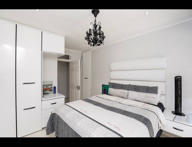 3 BEDROOM APARTMENT FOR SALE IN MORNINGSIDE